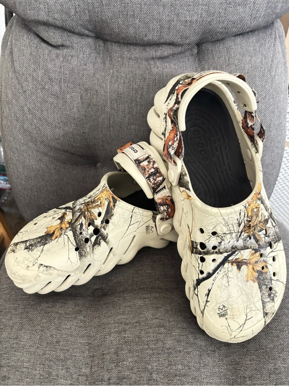 CROCS ECHO CLOGS IN REALTREE EDGE BONE WHITE CAMOUFLAGE PRINT, size 7M/9W
